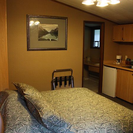Sunwapta Falls Rocky Mountain Lodge 재스퍼 외부 사진