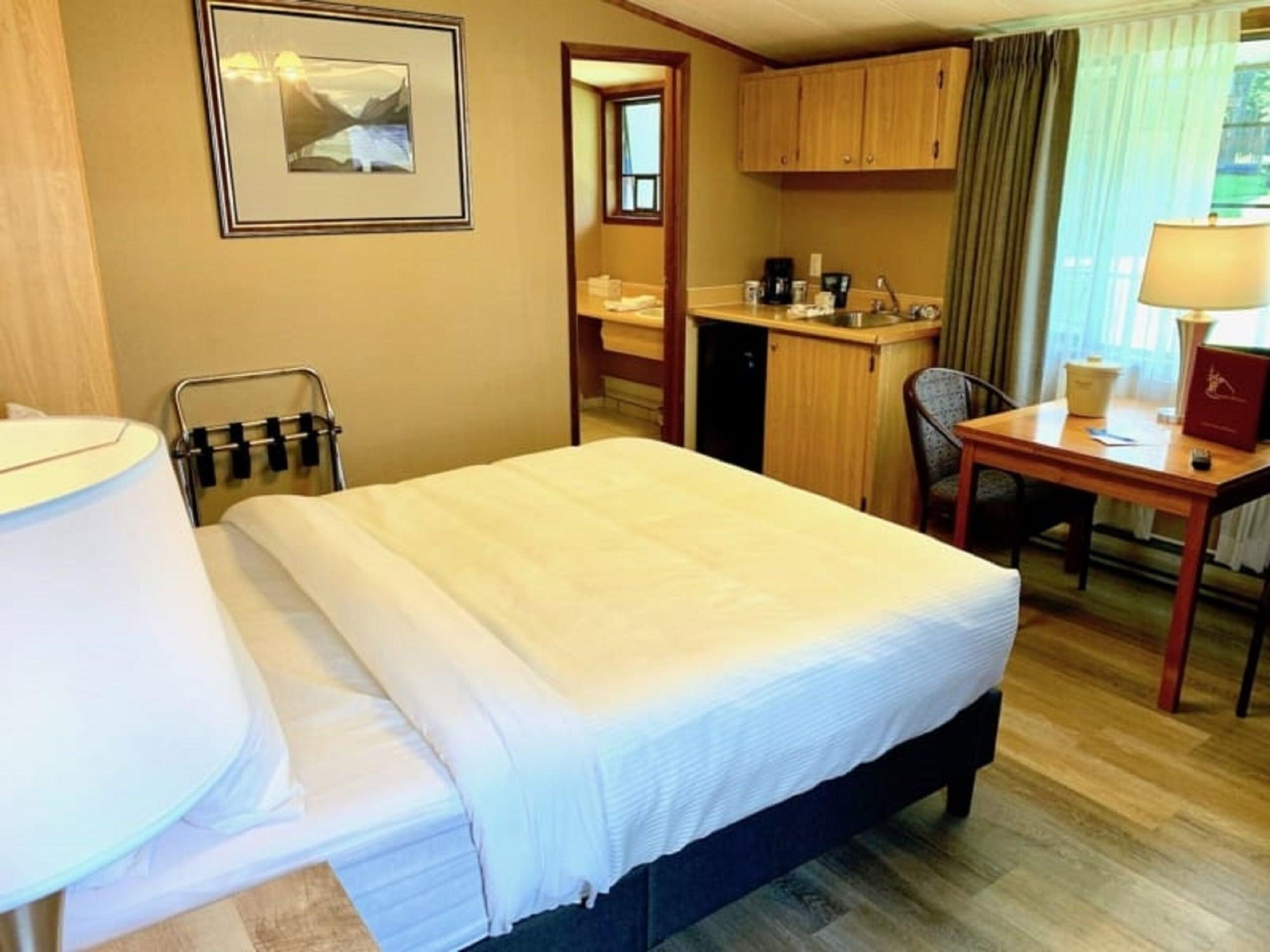 Sunwapta Falls Rocky Mountain Lodge 재스퍼 외부 사진