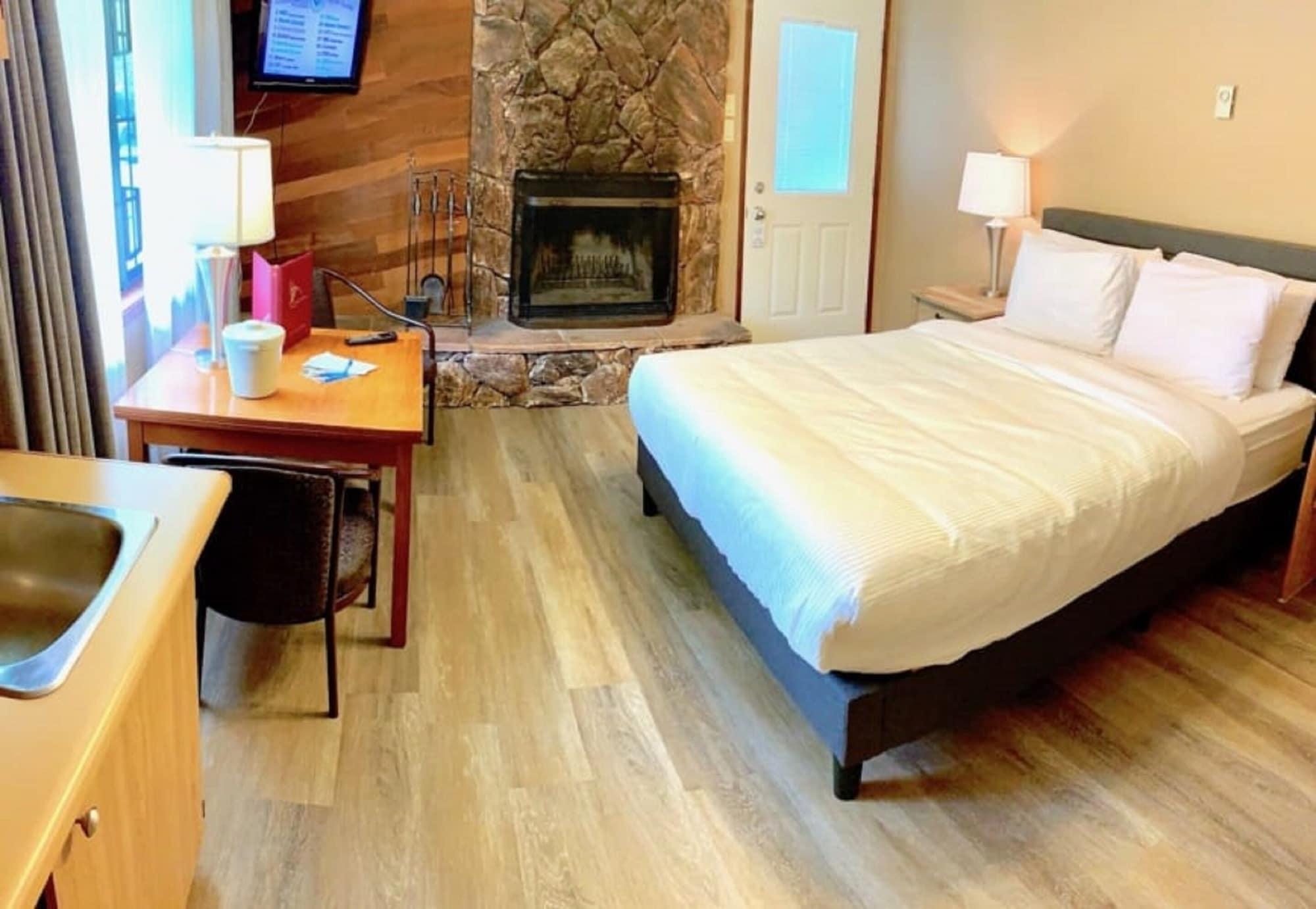 Sunwapta Falls Rocky Mountain Lodge 재스퍼 외부 사진