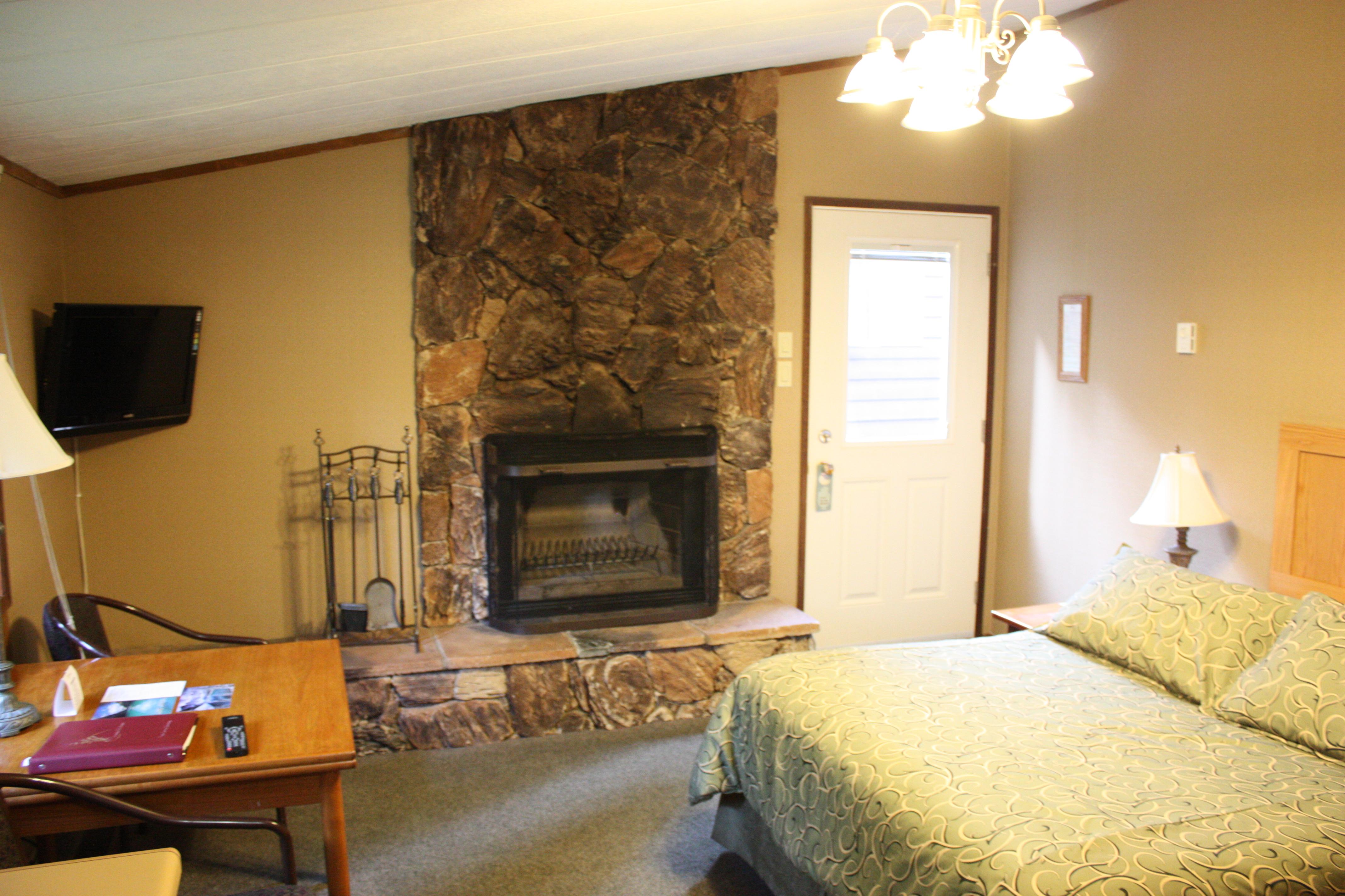 Sunwapta Falls Rocky Mountain Lodge 재스퍼 외부 사진