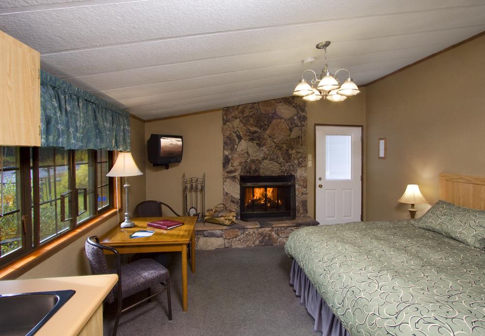 Sunwapta Falls Rocky Mountain Lodge 재스퍼 외부 사진