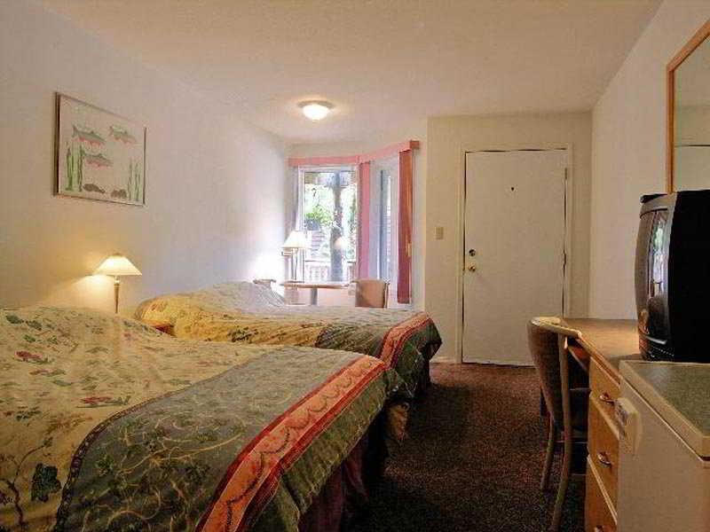 Sunwapta Falls Rocky Mountain Lodge 재스퍼 외부 사진
