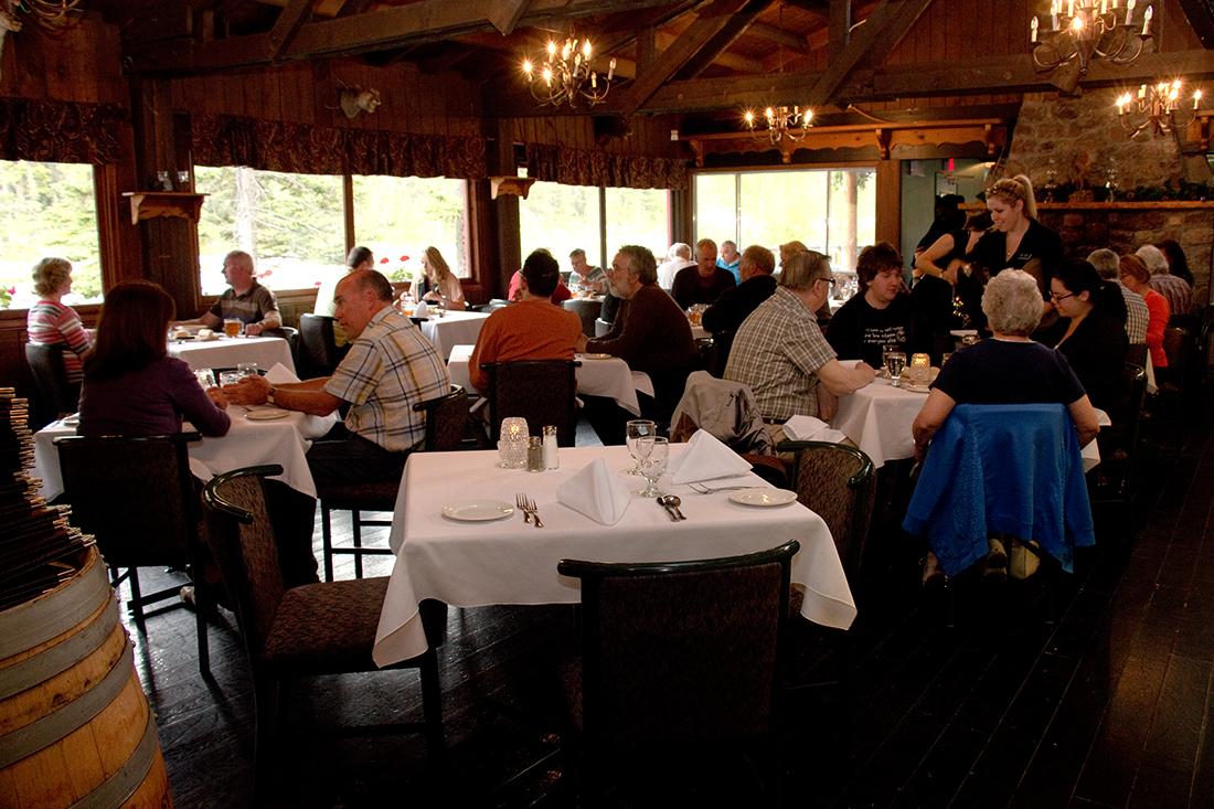 Sunwapta Falls Rocky Mountain Lodge 재스퍼 외부 사진