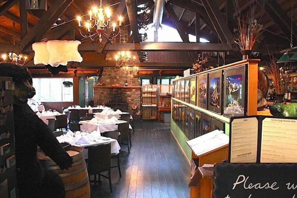 Sunwapta Falls Rocky Mountain Lodge 재스퍼 외부 사진